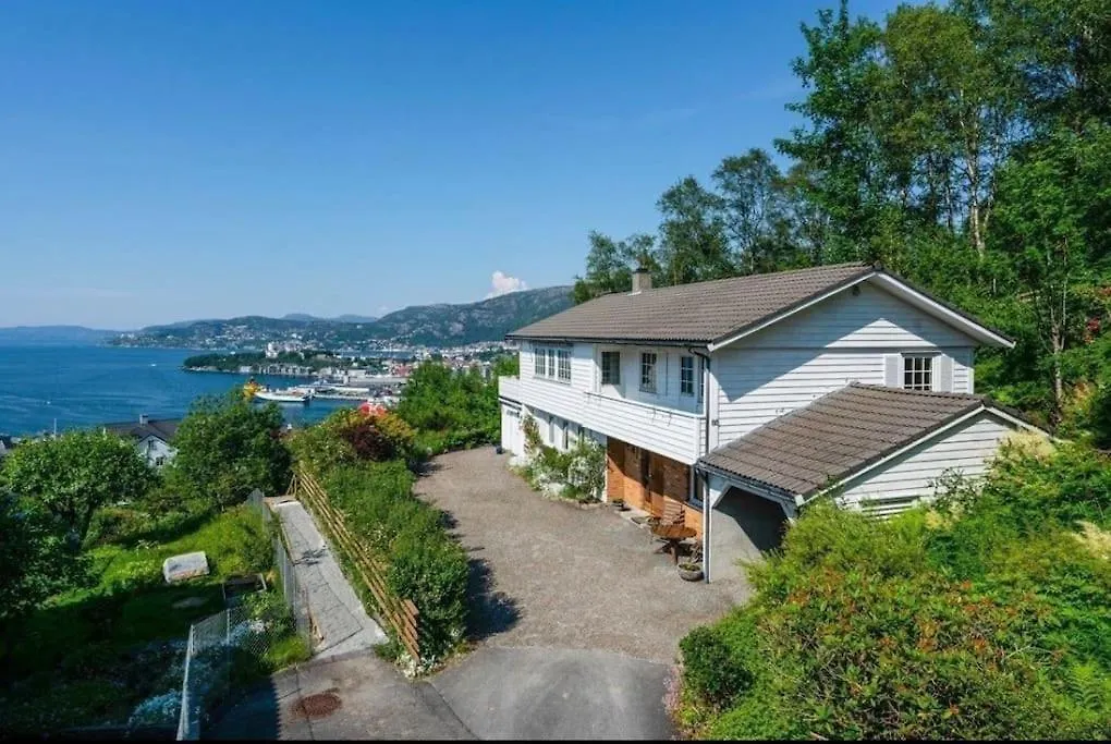 Spacious Villa With View - 5Br - Free Parking - Great Wi-Fi 베르겐 노르웨이