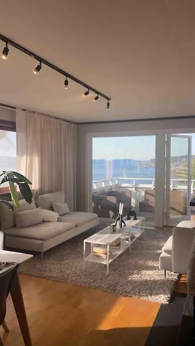 Spacious Villa With View - 5Br - Free Parking - Great Wi-Fi 베르겐